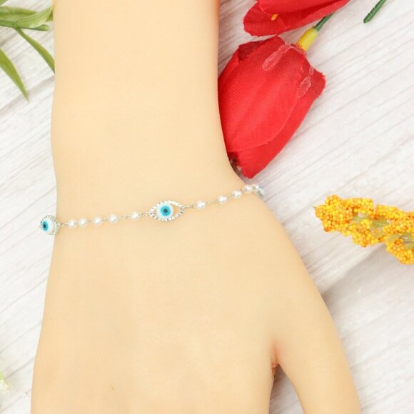 "Trendy Handmade Bracelet – A Thoughtful Gift for Girls & Women | UNVRC1407 - Picture 7 of 10